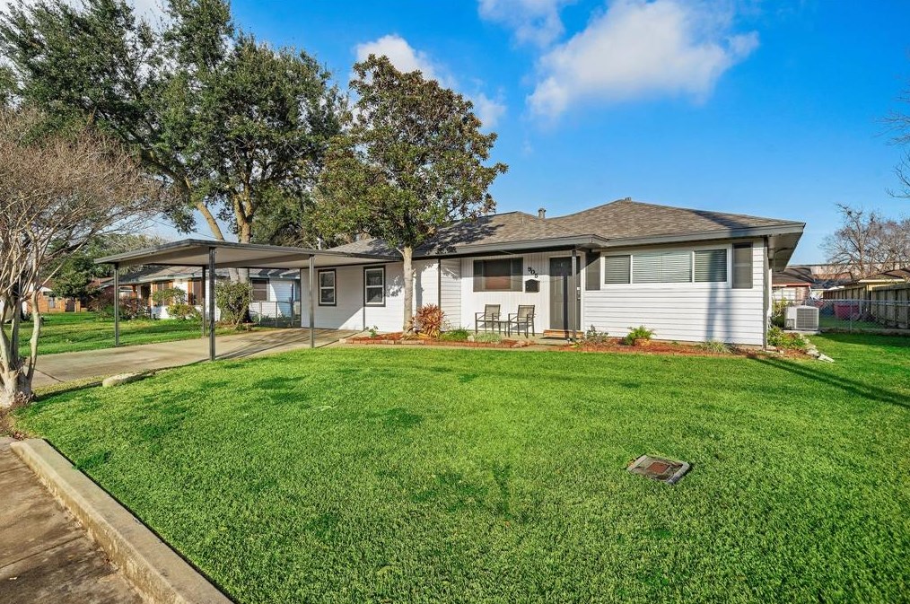 905 Ivy Ave, Deer Park, TX 77536