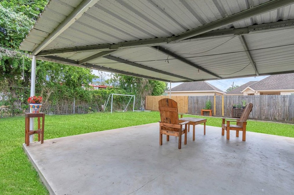 3703 Brock St, Houston TX  77023-6004 exterior