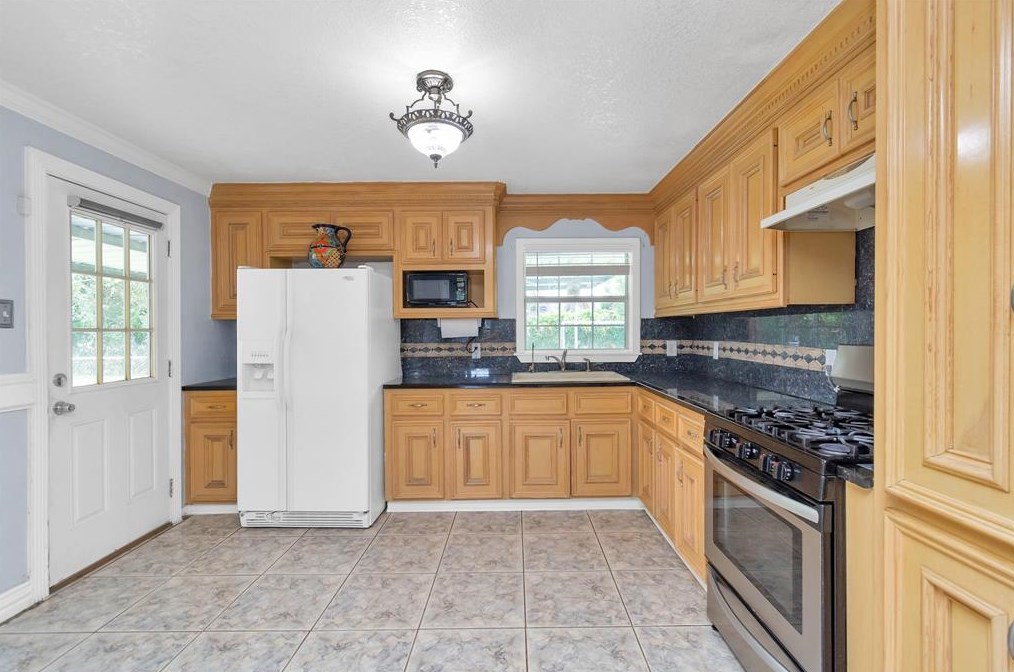 3703 Brock St, Houston TX  77023-6004 exterior