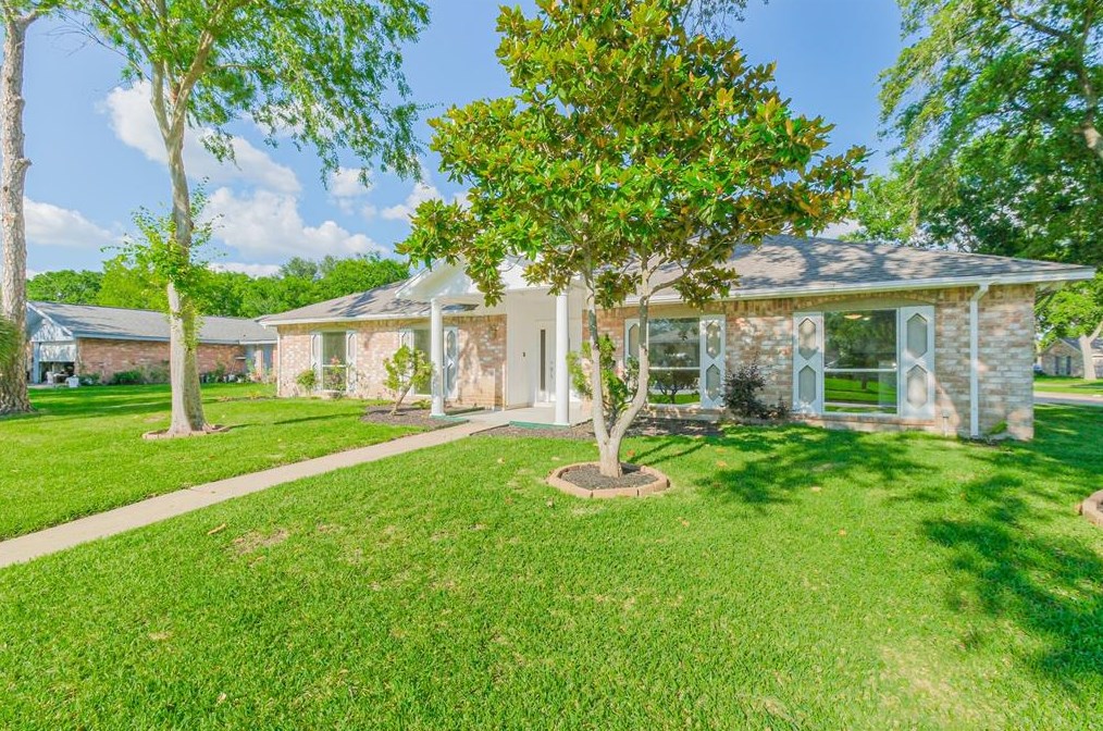 11535 Ainsworth Dr, Houston TX  77099-4642 exterior