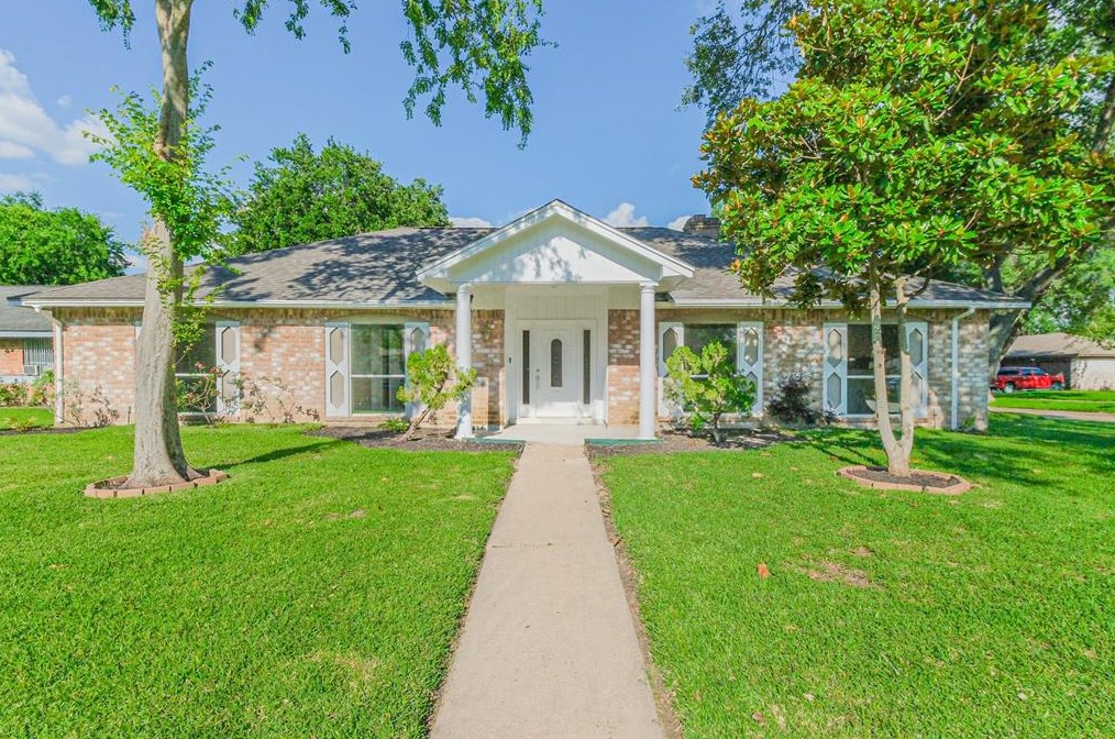 11535 Ainsworth Dr, Houston, TX 77099
