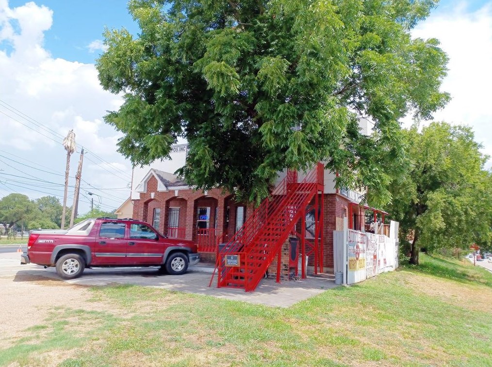 3505 Main St, Houston TX  77009-5641 exterior