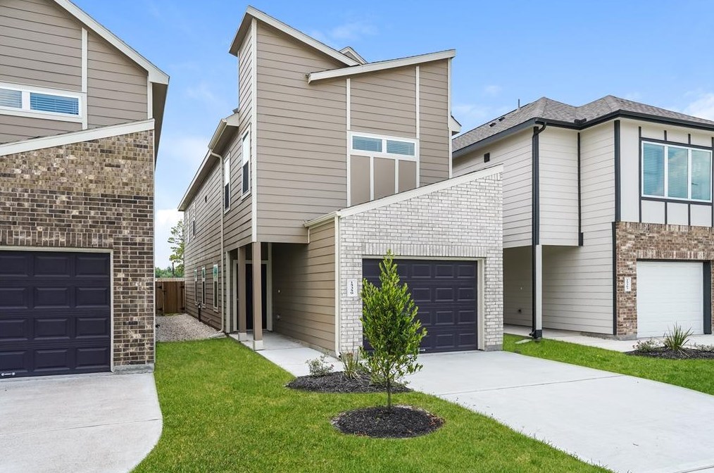 15359 Estrella W, Houston, TX 77073
