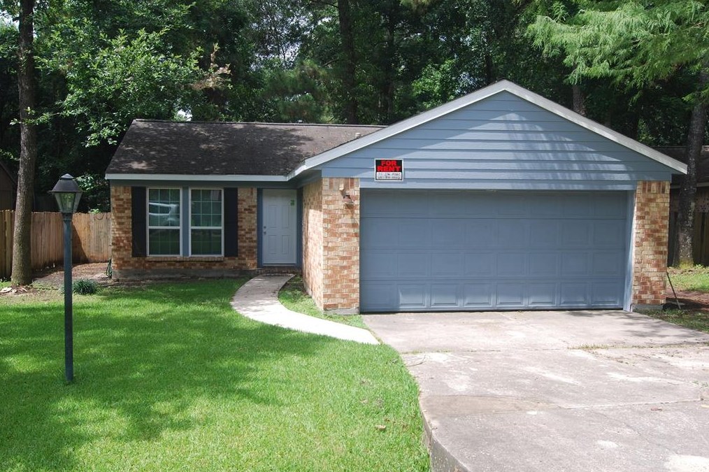 8 Redberry Ct, Spring TX  77381-2840 exterior