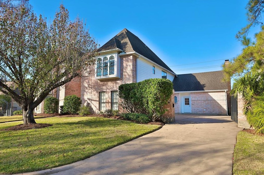 13746 Trailville Dr, Houston, TX 77077-1138