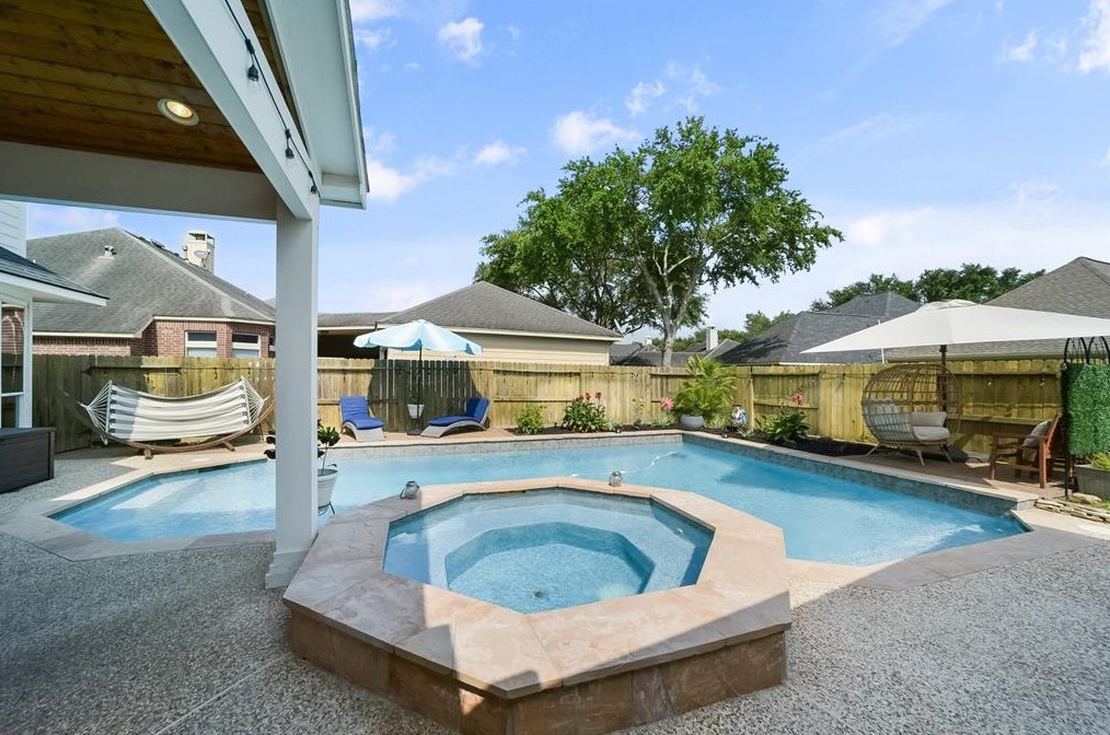 1531 Bellwood Lk Dr, Richmond TX 77406-7972 exterior