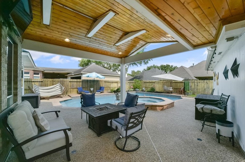 1531 Bellwood Lk Dr, Richmond TX 77406-7972 exterior