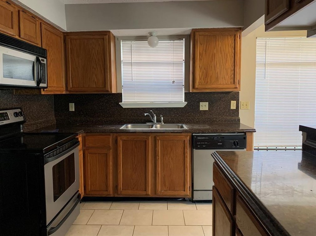6405 Dawnridge Dr, Houston TX  77035-3961 exterior