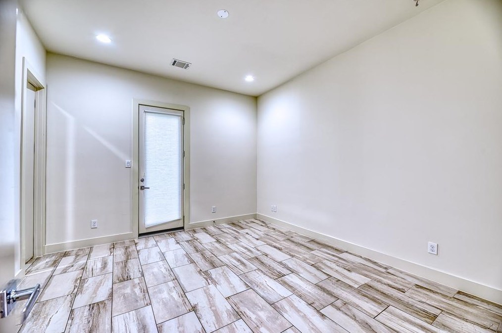 1504 Anita St, Houston TX  77004-2714 exterior