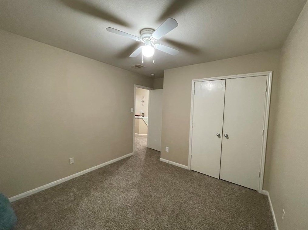 8114 Singing Sonnet Ln, Houston TX  77072-0128 exterior