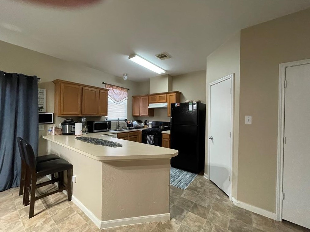8114 Singing Sonnet Ln, Houston TX  77072-0128 exterior