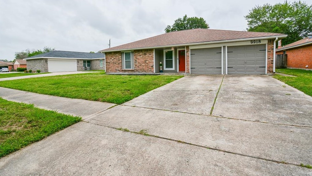 9918 Stonemont Rd, Morgans Point, TX 77571-4055