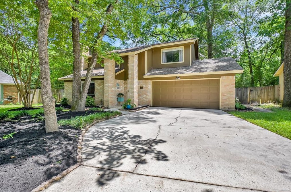 27 Woodtimber Ct, Spring, TX 77381-2701
