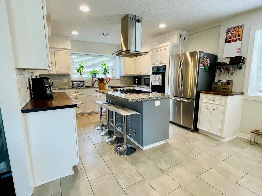 16710 Sir William Dr, Spring TX 77379-7432 exterior