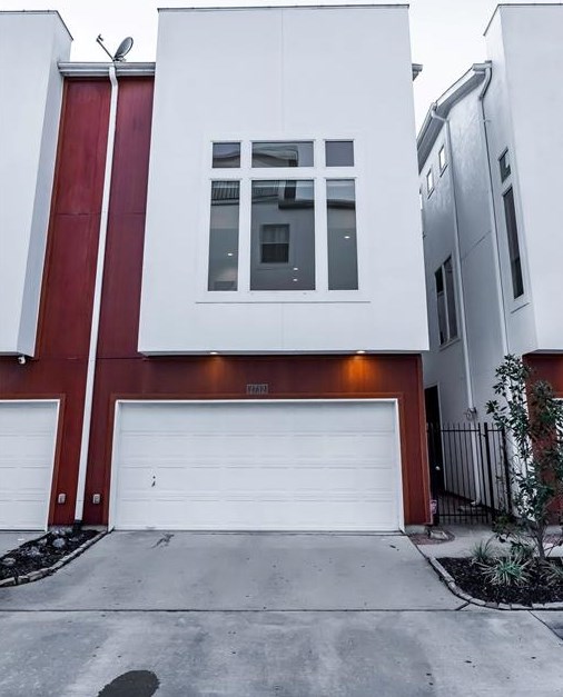 2732 Clay St, Houston, TX 77003-4519