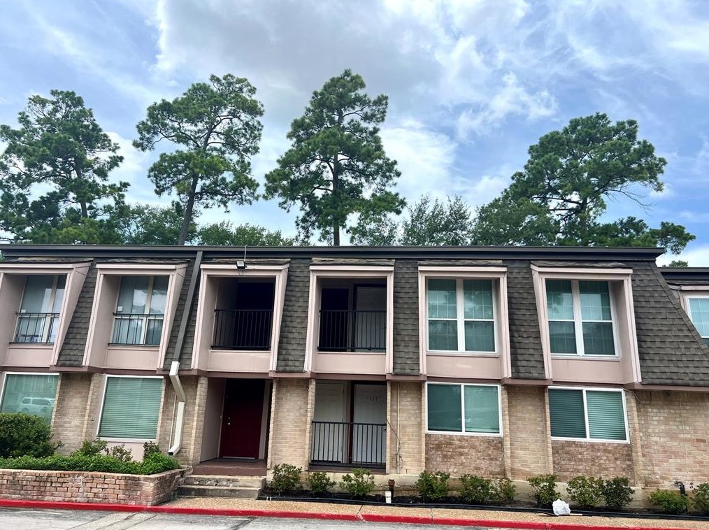 12633 Memorial Dr Apt 118, Houston, TX 77024
