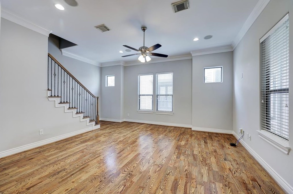 3245 Maxroy St, Houston TX  77008-6222 exterior