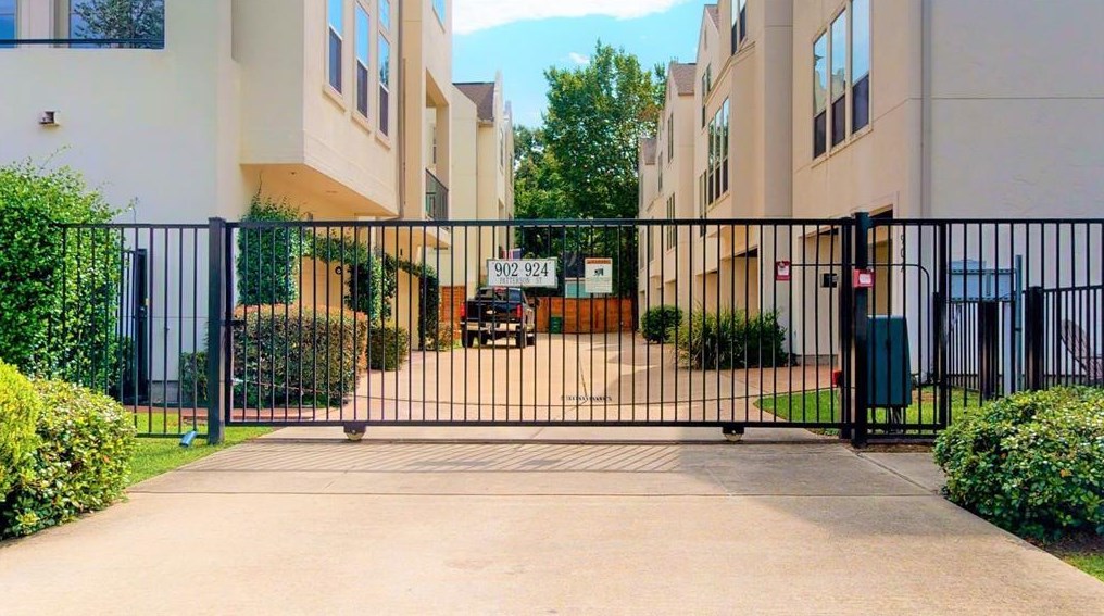 910 Patterson St, Houston, TX 77007-5423