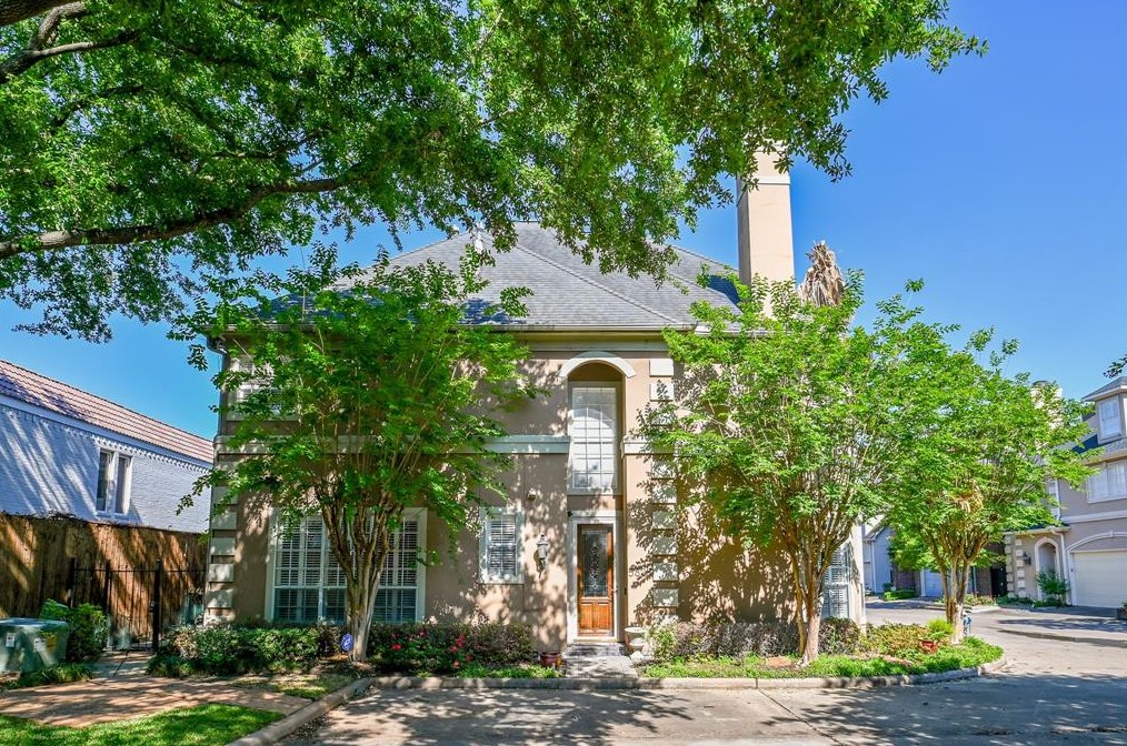 5826 Augusta Ct, Houston TX  77057-2485 exterior