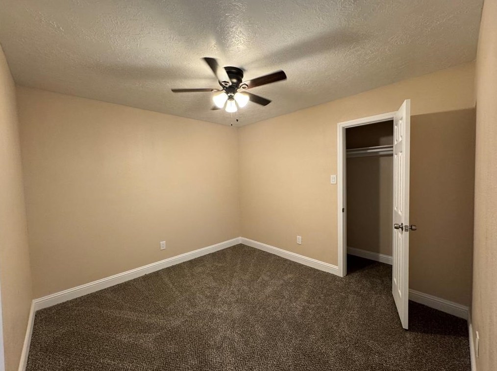 9318 Wellsworth Dr, Houston TX  77083-6160 exterior