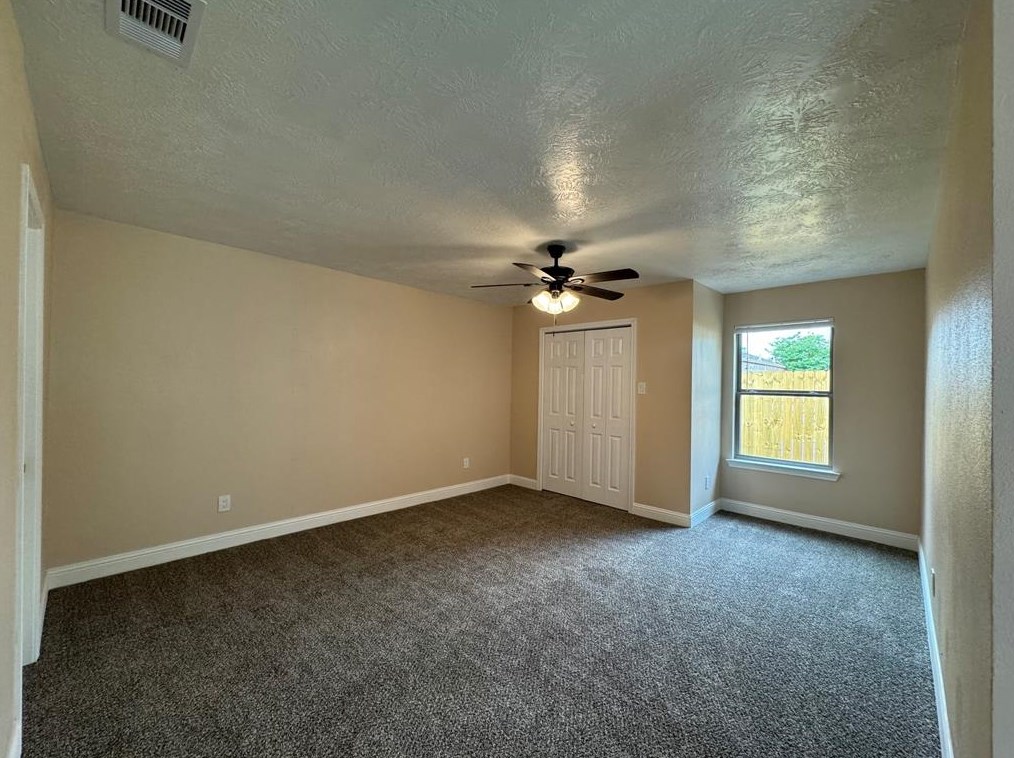 9318 Wellsworth Dr, Houston TX  77083-6160 exterior