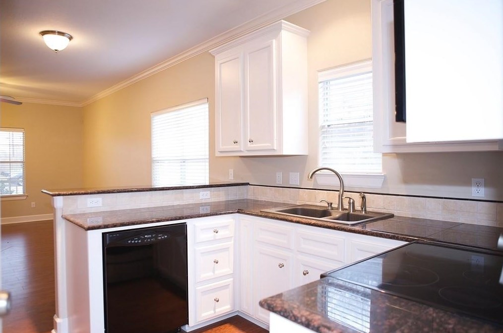 2594 Cheyenne Dr, Brenham TX  77833-5734 exterior