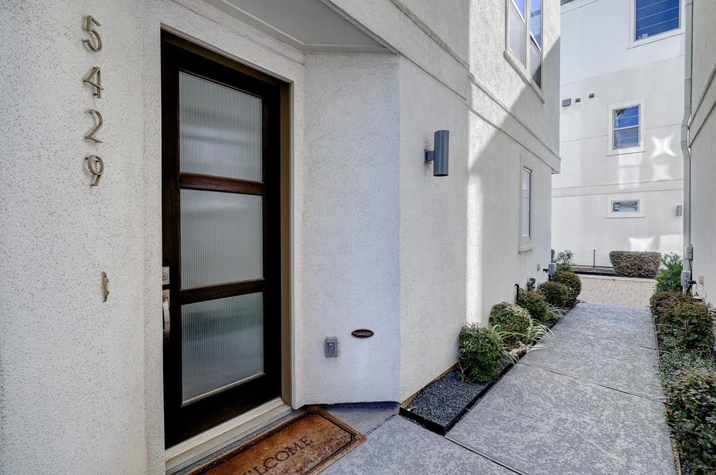 5429 Larkin St, Houston TX  77007-1803 exterior