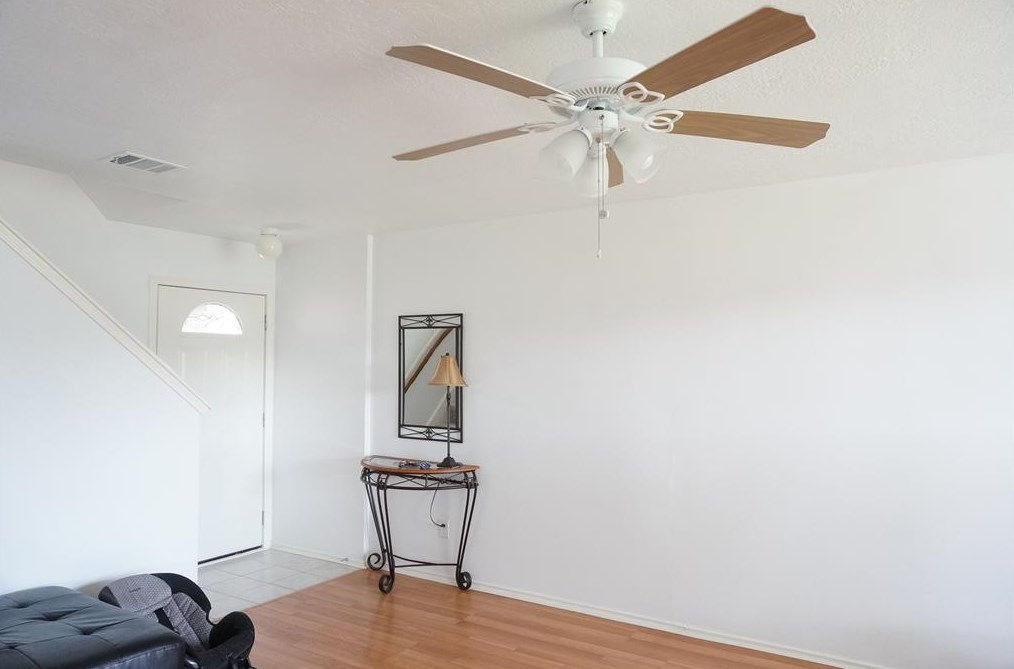11807 Evesborough Dr, Houston TX  77099-1909 exterior