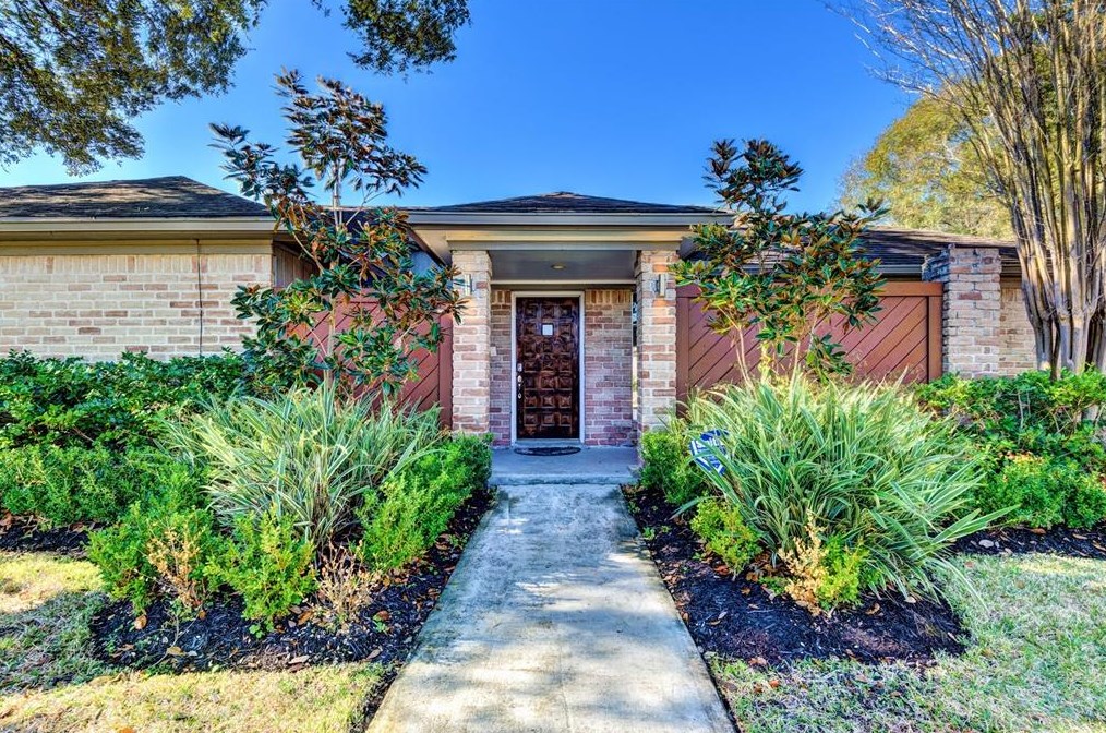 12414 Rockampton Dr, Houston, TX 77031-3407