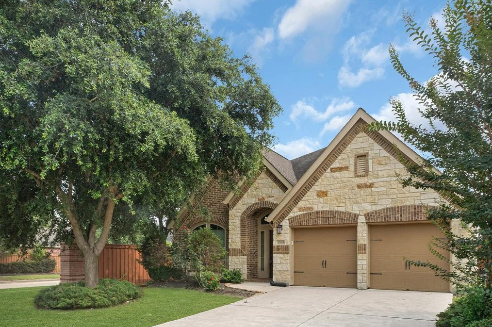 17503 Woodfalls Ln, Richmond, TX 77407