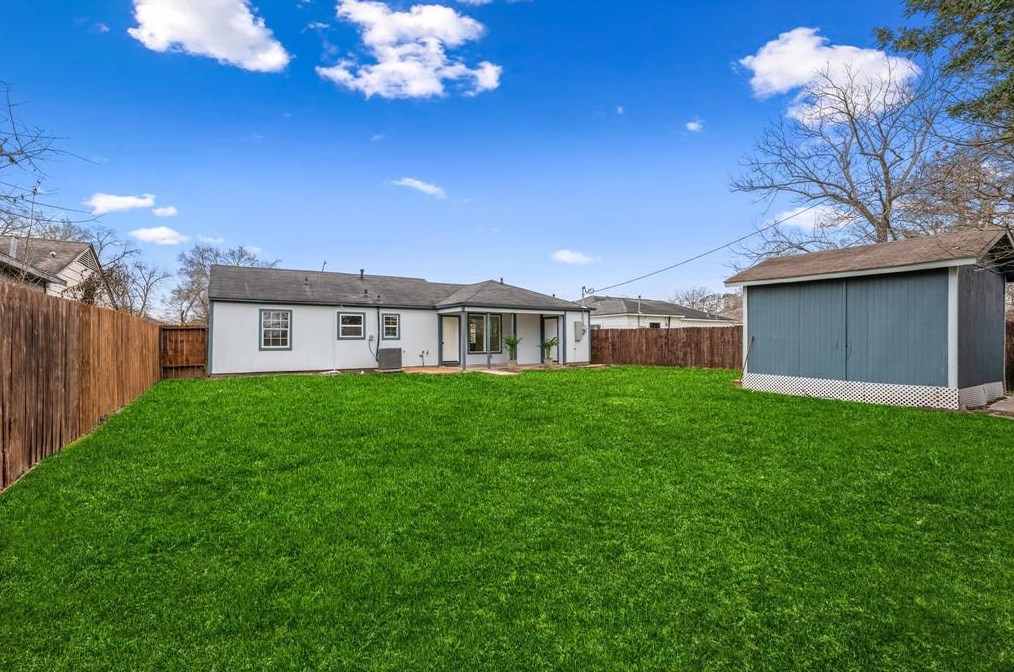 4915 Andrea St, Houston TX  77021-5107 exterior
