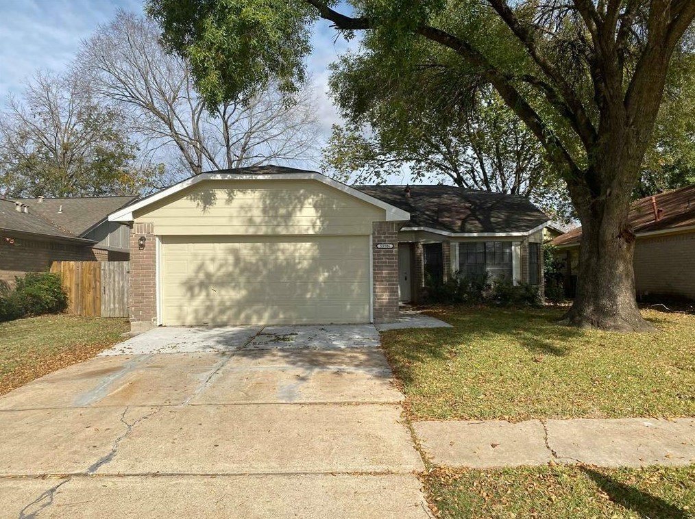 13306 Sharpbill Dr, Houston, TX 77083