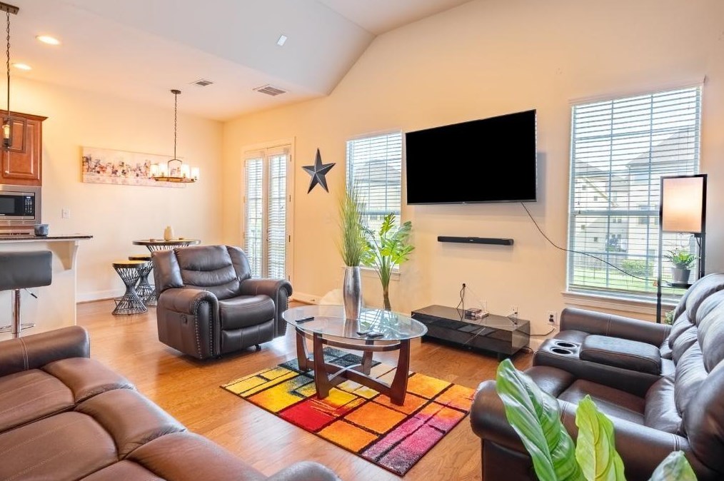 10812 Almeda Park Dr, Houston, TX 77045-3540