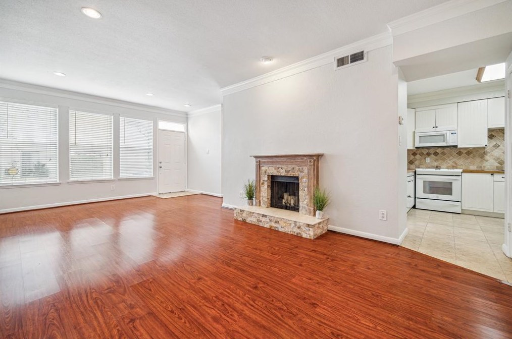 2100 Tanglewilde St #95, Houston, TX 77063