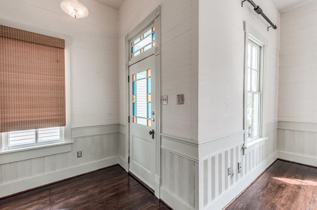 2012 Kane St, Houston TX  77007-7613 exterior