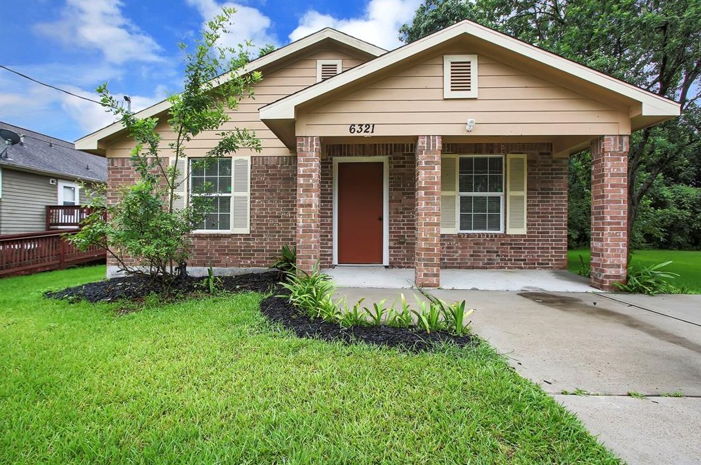 6321 Park Ave, Texas City, TX 77591