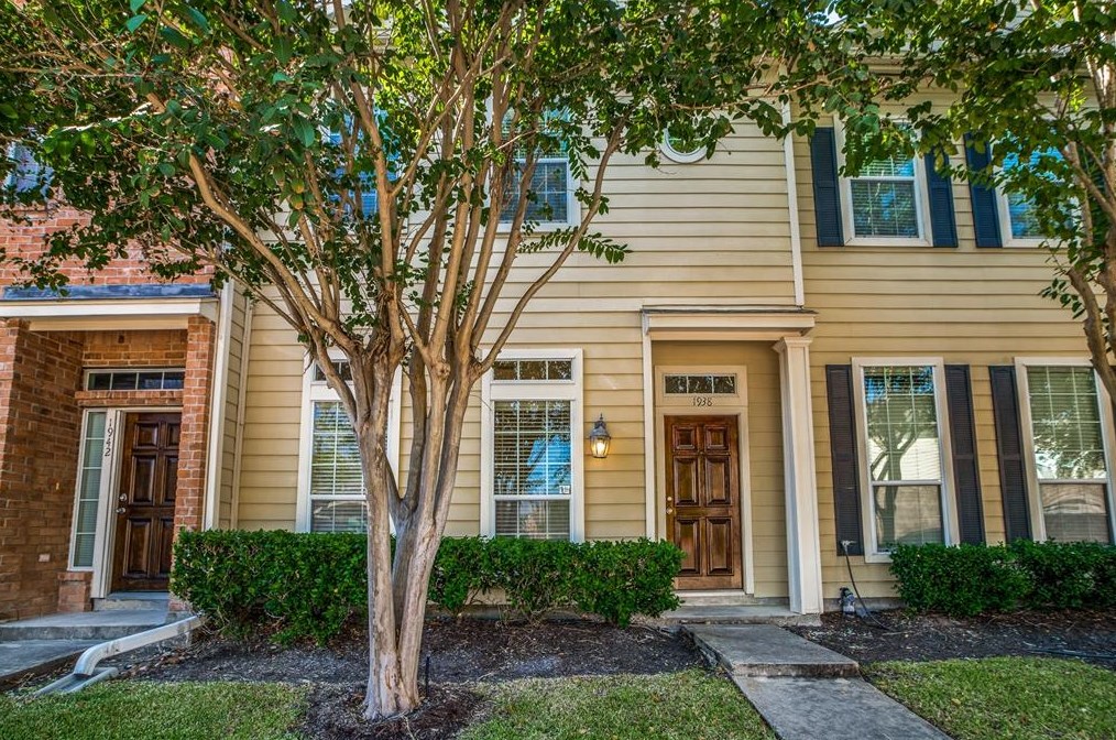 1938 Gentryside Dr, Houston TX  77077-5556 exterior