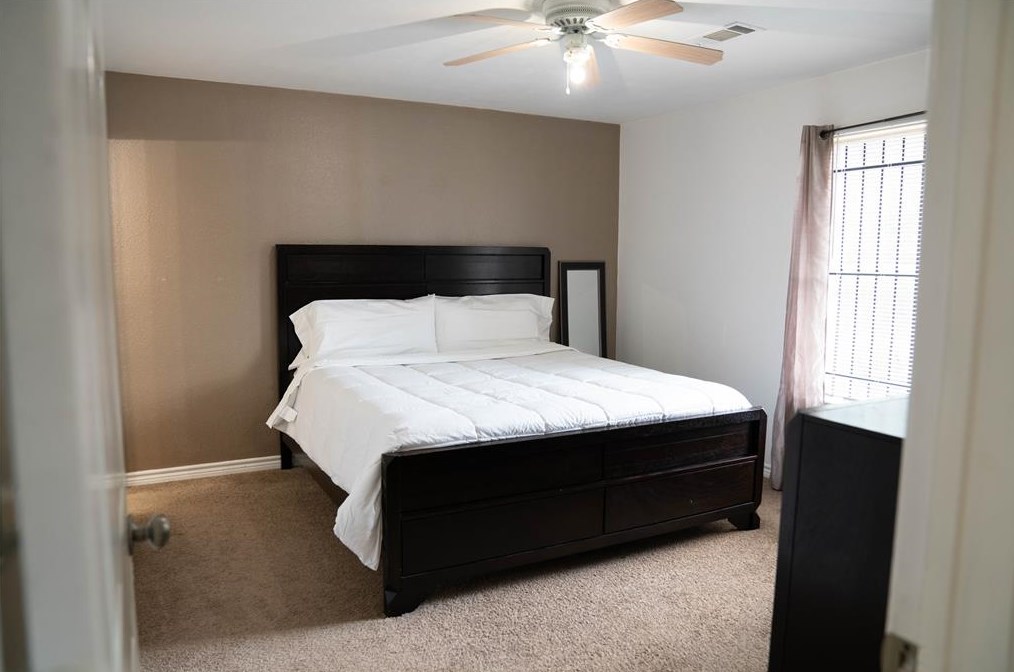 846 Elkhart St, Houston, TX 77091-4137