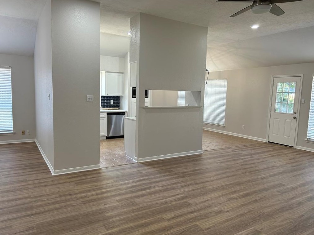 8639 Sunny Ridge Dr, Houston TX  77095-3710 exterior