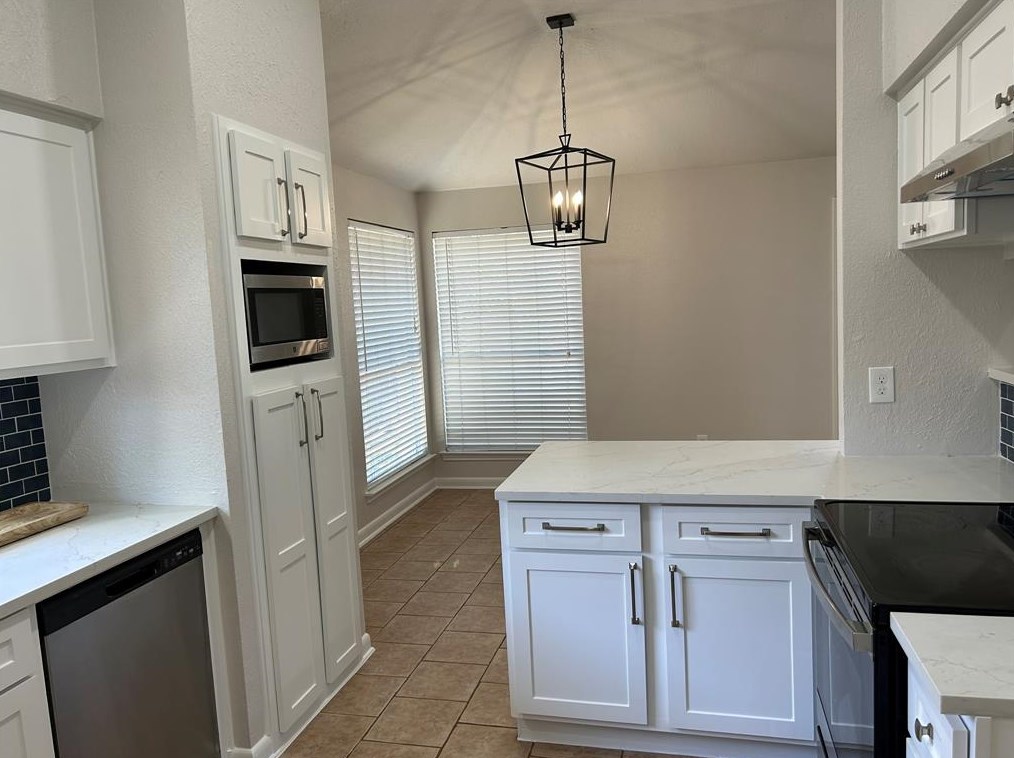 8639 Sunny Ridge Dr, Houston, TX 77095