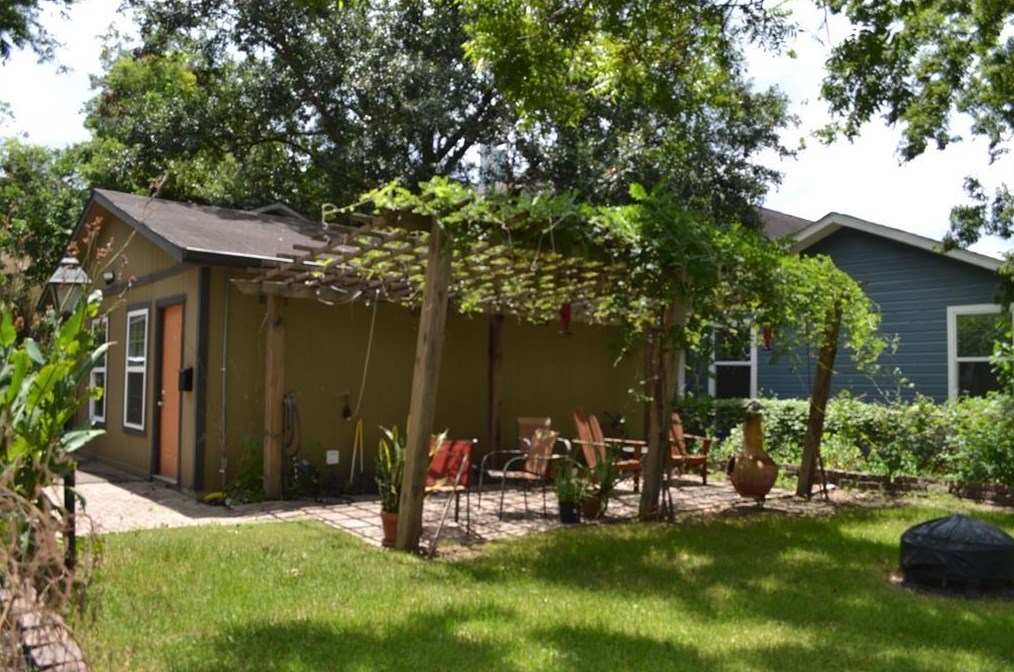 1413 Lawrence St #b, Houston, TX 77008
