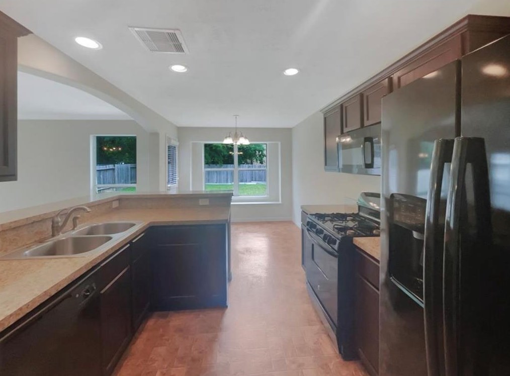 2911 Chaplin Pl Dr, Humble, TX 77396