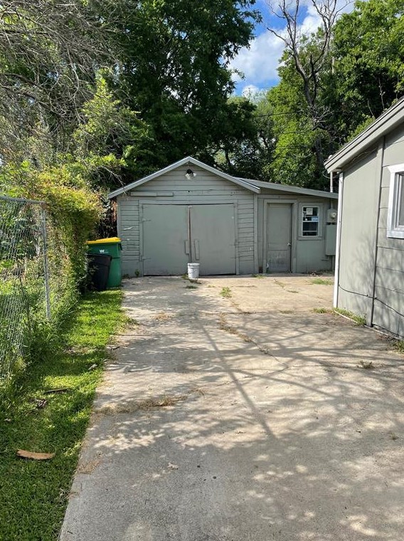 206 W Francis St, Baytown, TX 77520