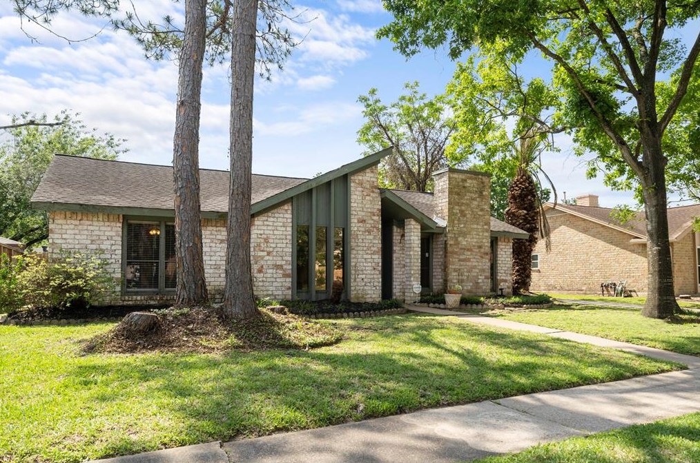 10218 Sagegreen Dr, Houston, TX 77089