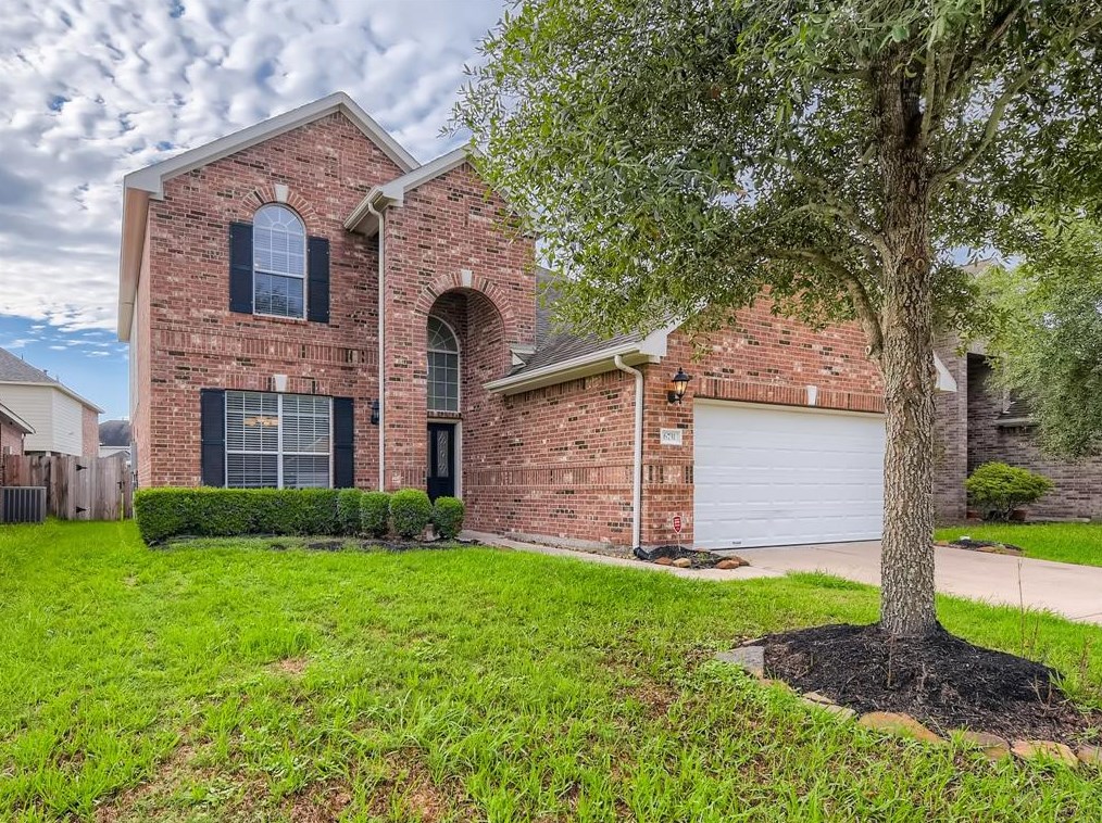 6731 Chester Oak Dr, Houston, TX 77083-2645