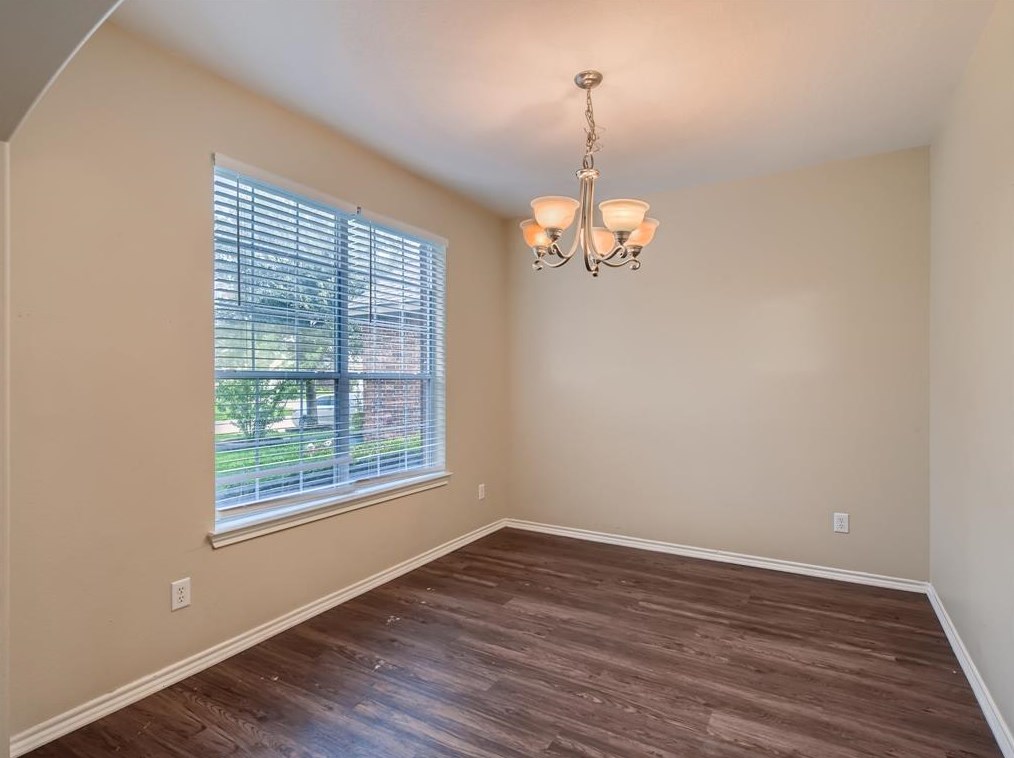 6731 Chester Oak Dr, Houston TX  77083-2644 exterior