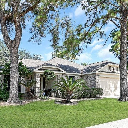 17902 Autumn Hills Dr, Houston, TX 77084-1084