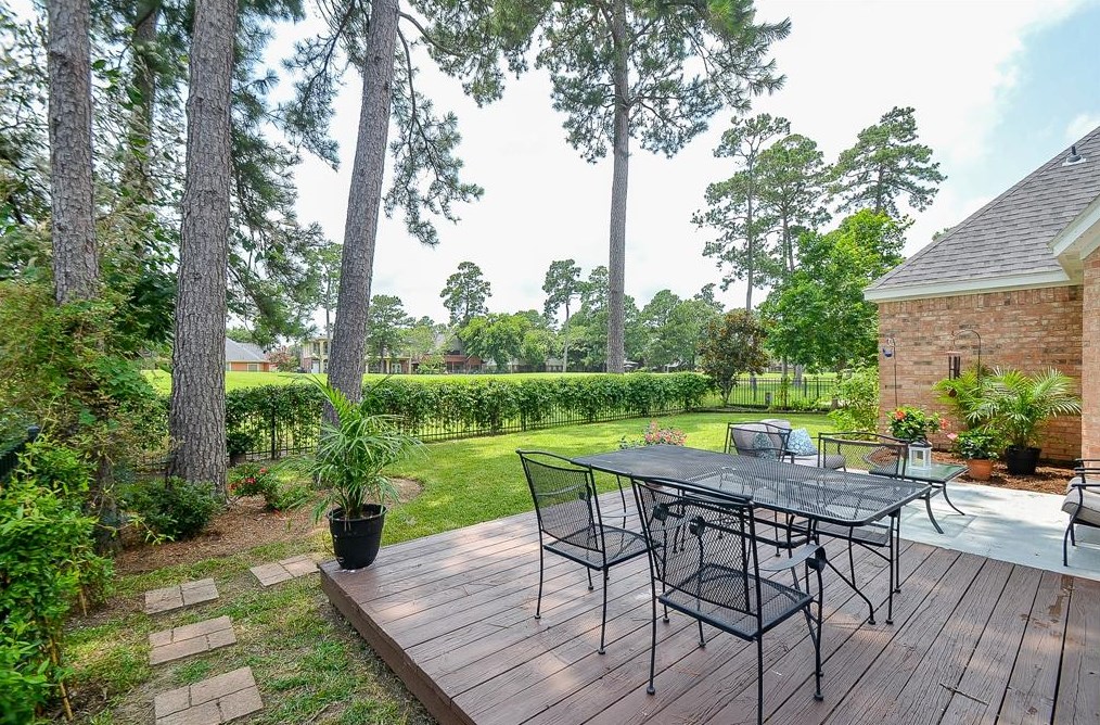 8402 Cross Country Dr, Humble TX  77346-6193 exterior