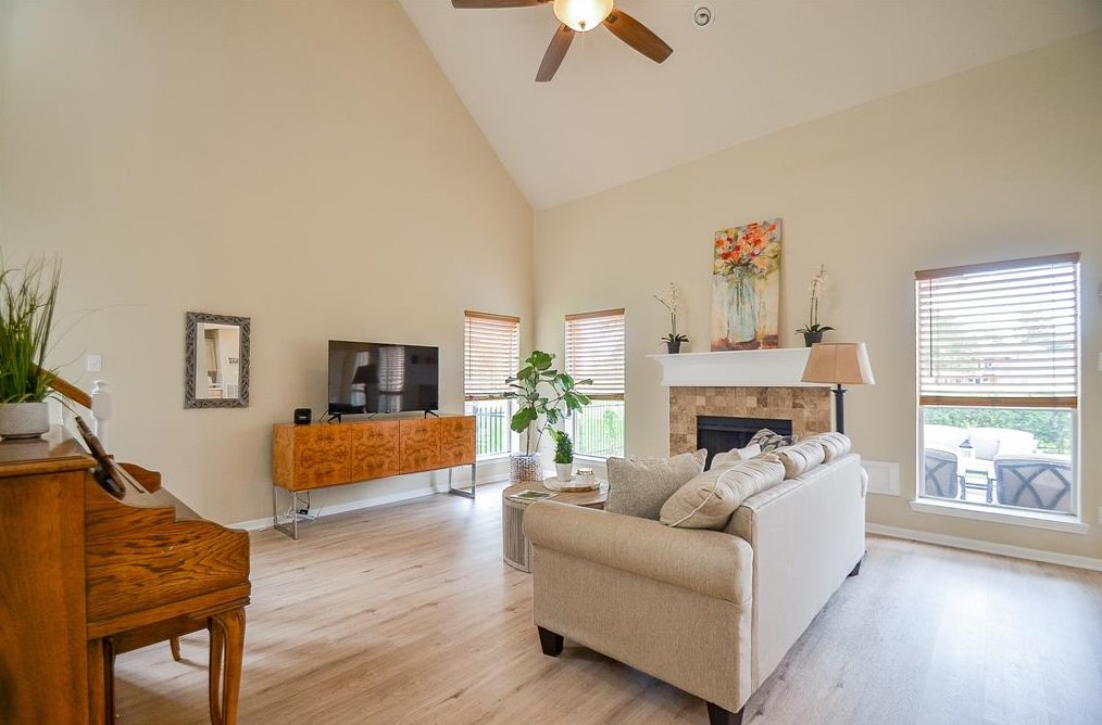 8402 Cross Country Dr, Humble TX  77346-6193 exterior