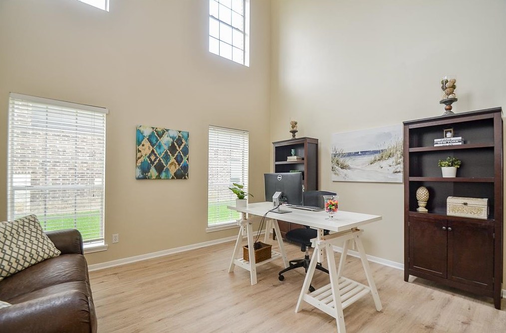 8402 Cross Country Dr, Humble TX  77346-6193 exterior